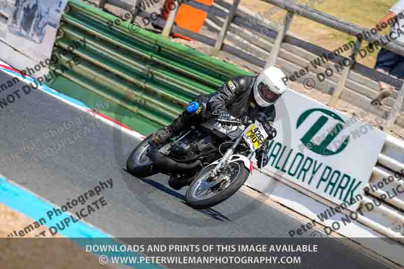 Vintage motorcycle club;eventdigitalimages;mallory park;mallory park trackday photographs;no limits trackdays;peter wileman photography;trackday digital images;trackday photos;vmcc festival 1000 bikes photographs